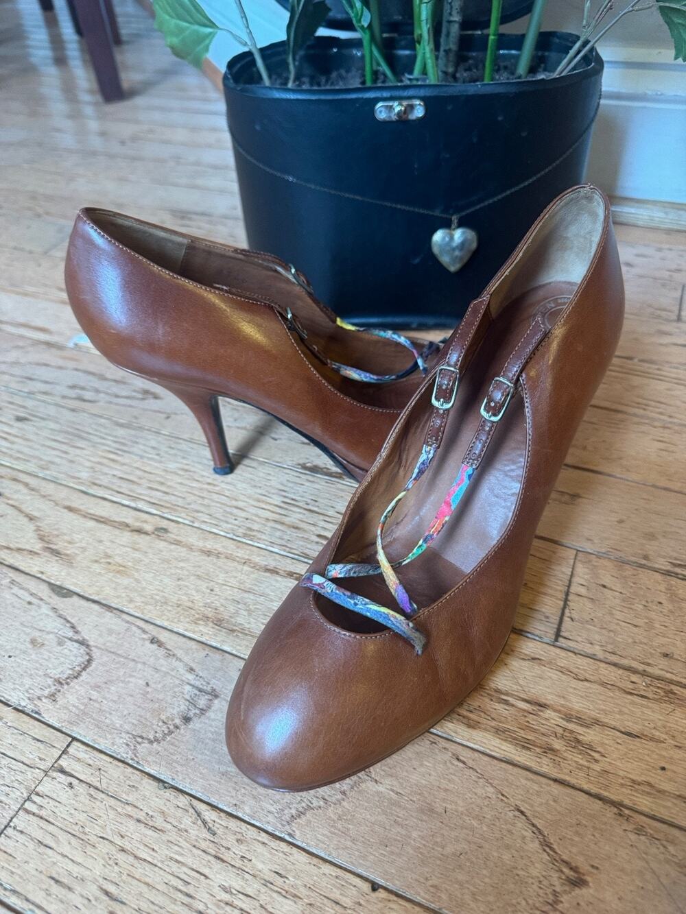 $720 Dries Van Noten Women's Silver Round-Toe Pump Shoes Size EU 39.5/US 9.5 (90